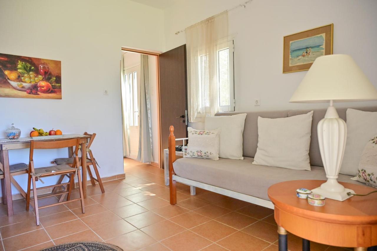 Maison d'hôtes To Spiti Tou Papa Sto Vouno à Kamilárion Extérieur photo